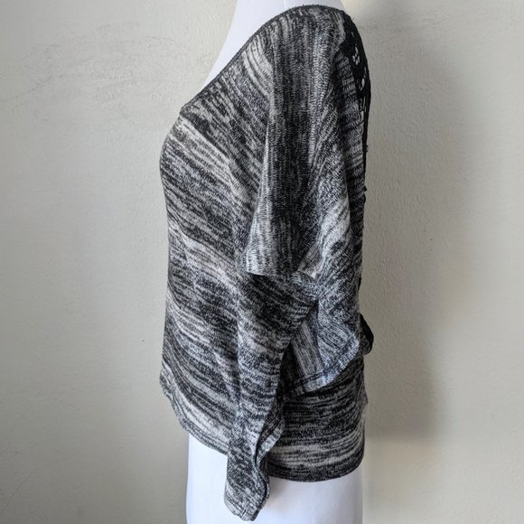 Black & White Cropped Lace Open Back Sweater BONGO - Picture 5 of 8